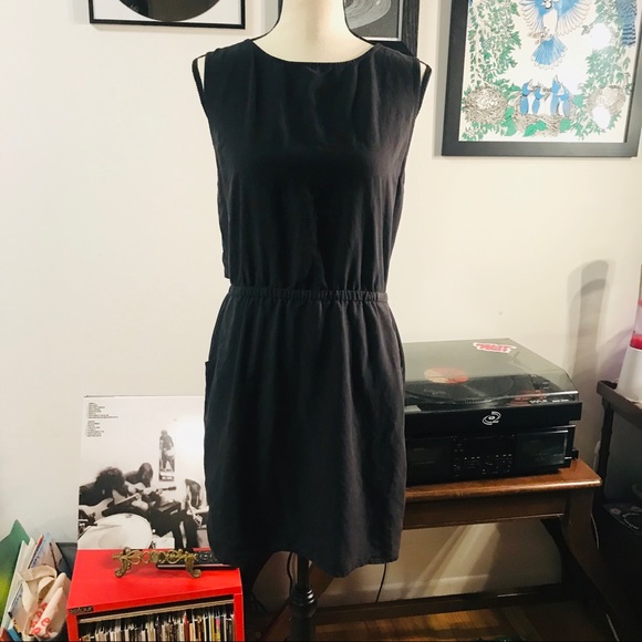 Dresses & Skirts - Backless Zipped Skirt Dress🖤